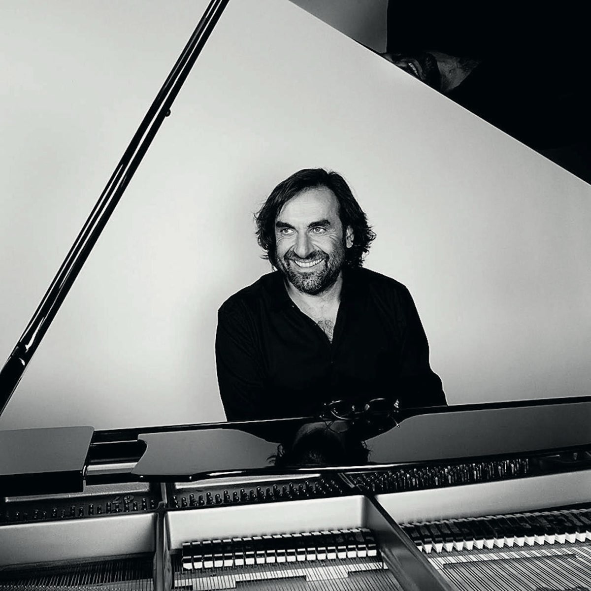 Portrait d’André Manoukian